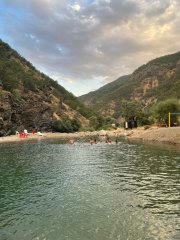 Munzur_Ovacik_Schwimmen.jpg